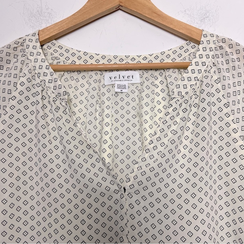 Velvet by Graham & Spencer Modern Tiny Floral Patterned Cream Blouse NEW Scandi - Picture 2 of 13